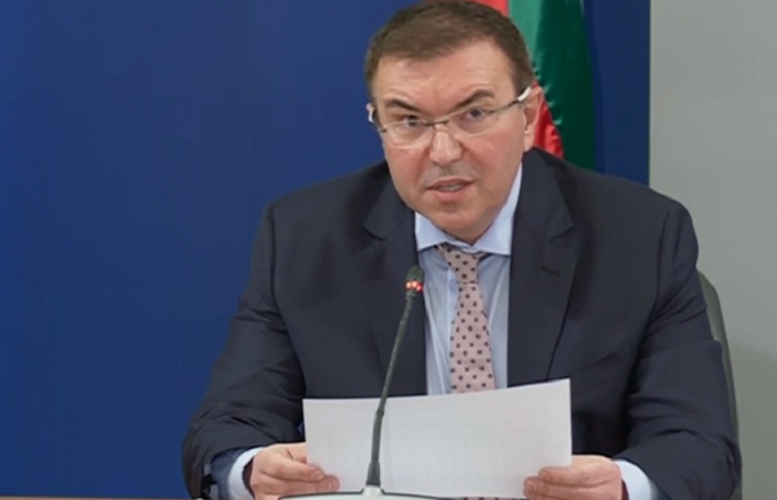 Здравният министър посочи кои мерки остават за Коледа и Нова година