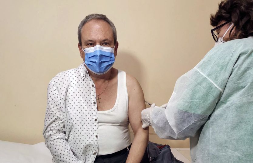 Кметът на Търговище-д-р Дарин Димитров, даде личен пример като си постави ваксина